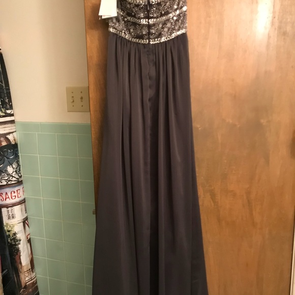 Prom dress/Formal dress-sz 2 from David’s Bridal - Picture 3 of 8